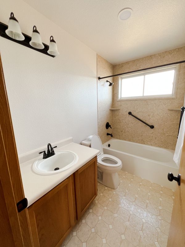 Bathroom Remodel Image 10